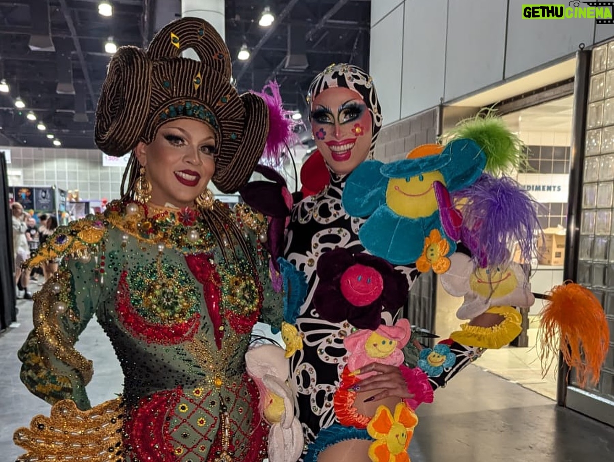Cristian Peralta - 5.1K Likes - Día de descanso y terminando subir contenido de mi experiencia en @rupaulsdragcon con Reinas icónicas! @miss_alexis_mateo @missenvyperu @organzza @pandoranox @lina.galore @angeleanang @crystalmethyd @pititaqueen @marinaxsummers @missenvyperu @wowpresentsplus @cristianperaltatranformista #dragcon #dragcon2024 @sutanamrull