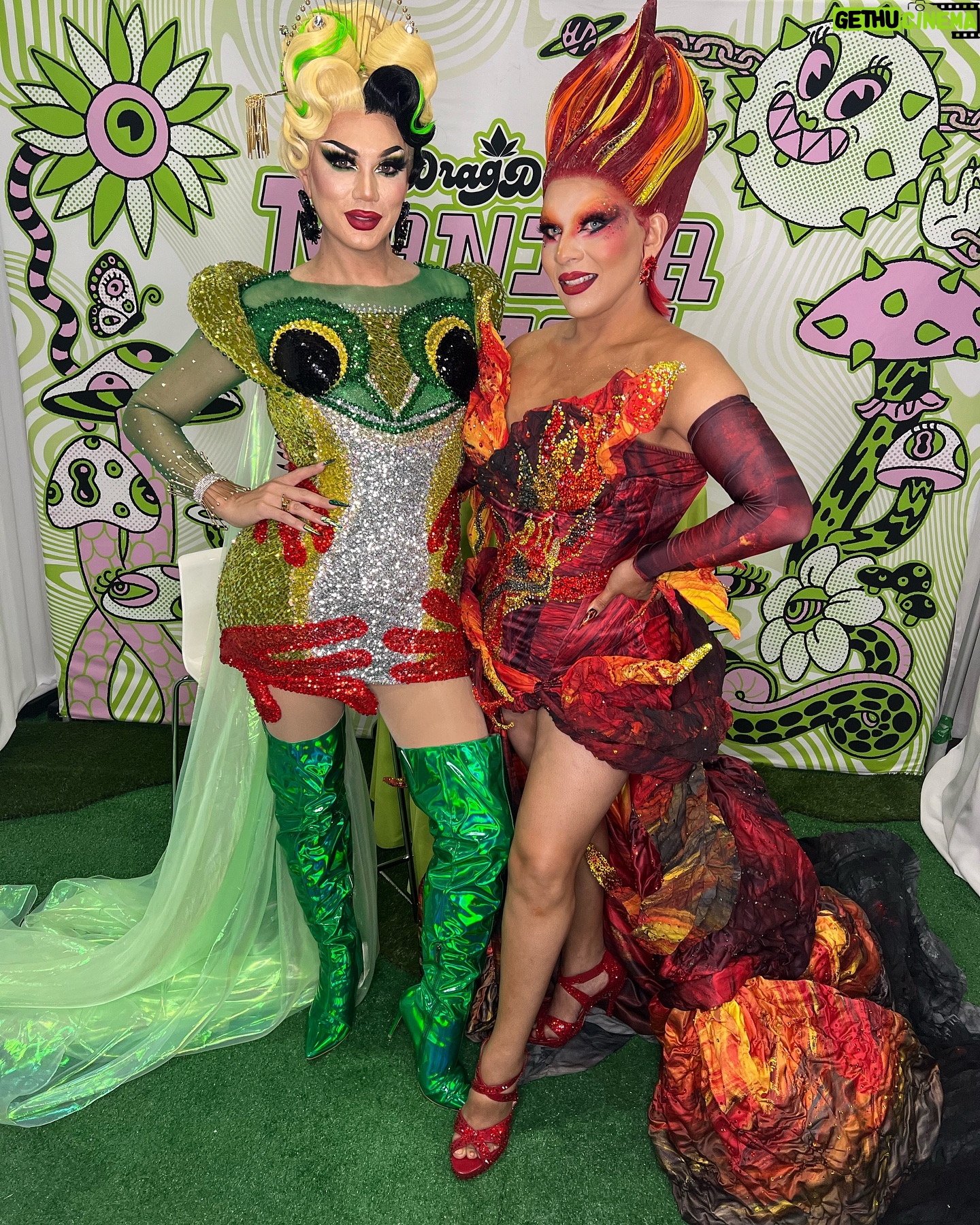 Cristian Peralta - 9.7K Likes - Con mis reinas de @rupaulsdragcon Love Girls 😍 @thebiancadelrio @plastiquetiara @manilaluzon @kimchi_chic en @rupaulsdragcon Los Angeles California @dragracemexico @wowpresentsplus @cristianperaltatranformista #cristianperalta #cristianperaltatransformista #dragrace