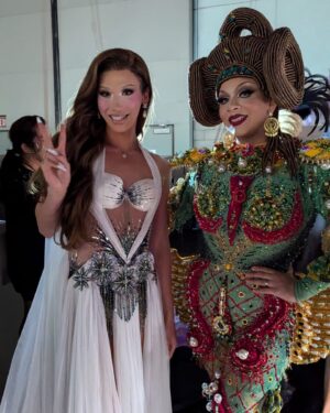 Cristian Peralta Instagram - Con mis reinas de @rupaulsdragcon Love Girls 😍 @thebiancadelrio @plastiquetiara @manilaluzon  @kimchi_chic  en @rupaulsdragcon Los Angeles California @dragracemexico @wowpresentsplus @cristianperaltatranformista #cristianperalta #cristianperaltatransformista #dragrace