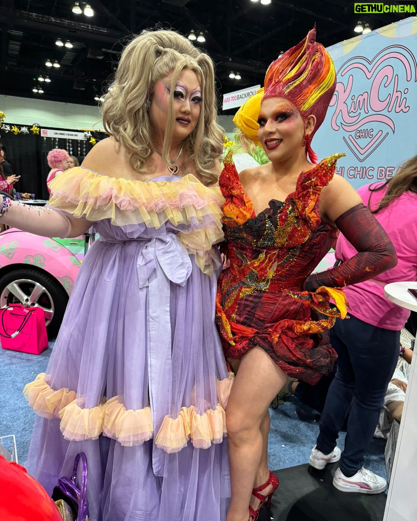 Cristian Peralta - 9.7K Likes - Con mis reinas de @rupaulsdragcon Love Girls 😍 @thebiancadelrio @plastiquetiara @manilaluzon @kimchi_chic en @rupaulsdragcon Los Angeles California @dragracemexico @wowpresentsplus @cristianperaltatranformista #cristianperalta #cristianperaltatransformista #dragrace