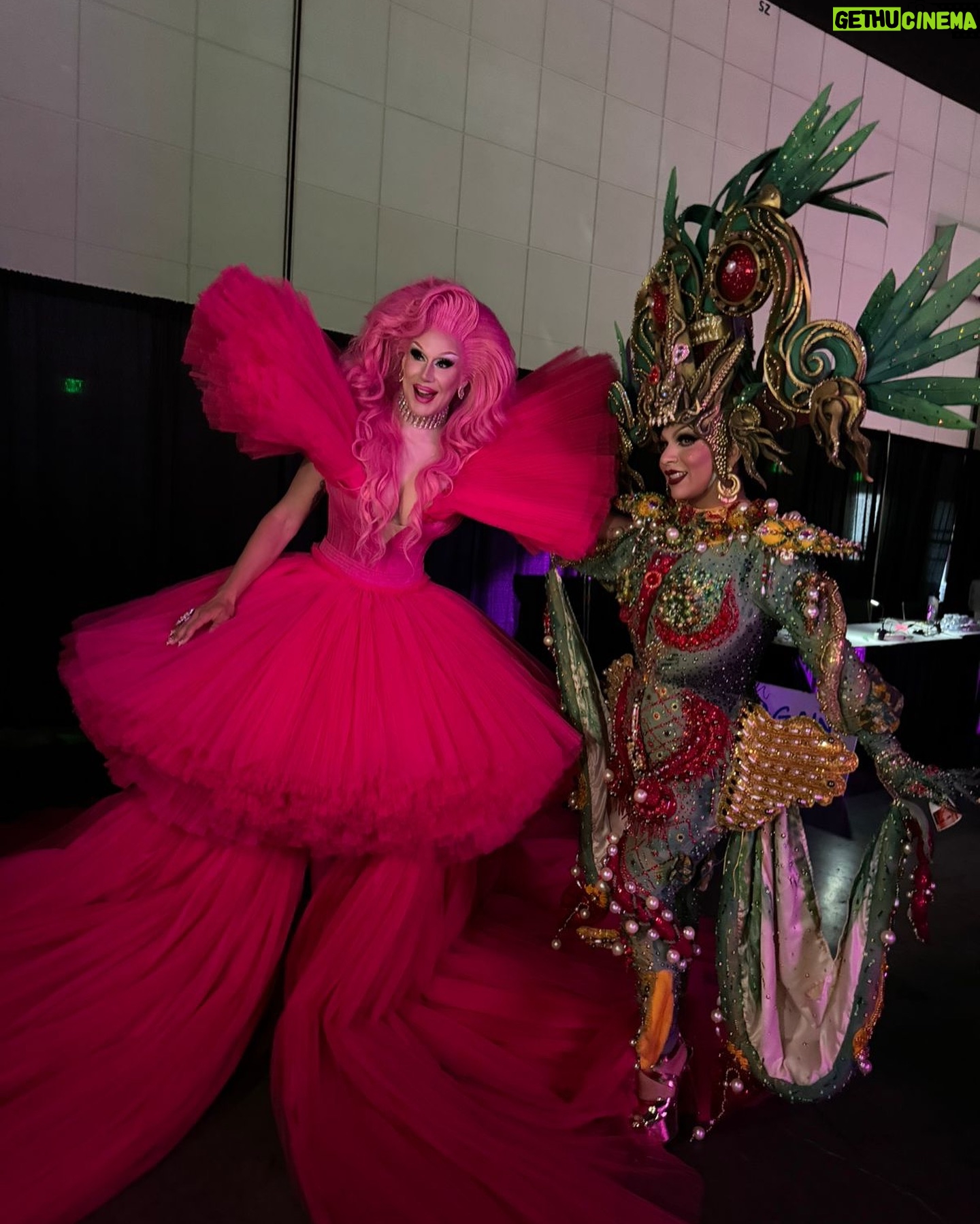 Cristian Peralta - 3.3K Likes - Bellas mis queridas @jimbothedragclown @missenvyperu @tsmadison hermosas que gusto y fantasía conocerles, Realeza @rupaulsdragcon @rupaulofficial @wowpresentsplus @worldofwonder @cristianperaltatranformista @dragracemexico @cristianperaltatranformista #dragrace #rupauldragrace #dragcon2024