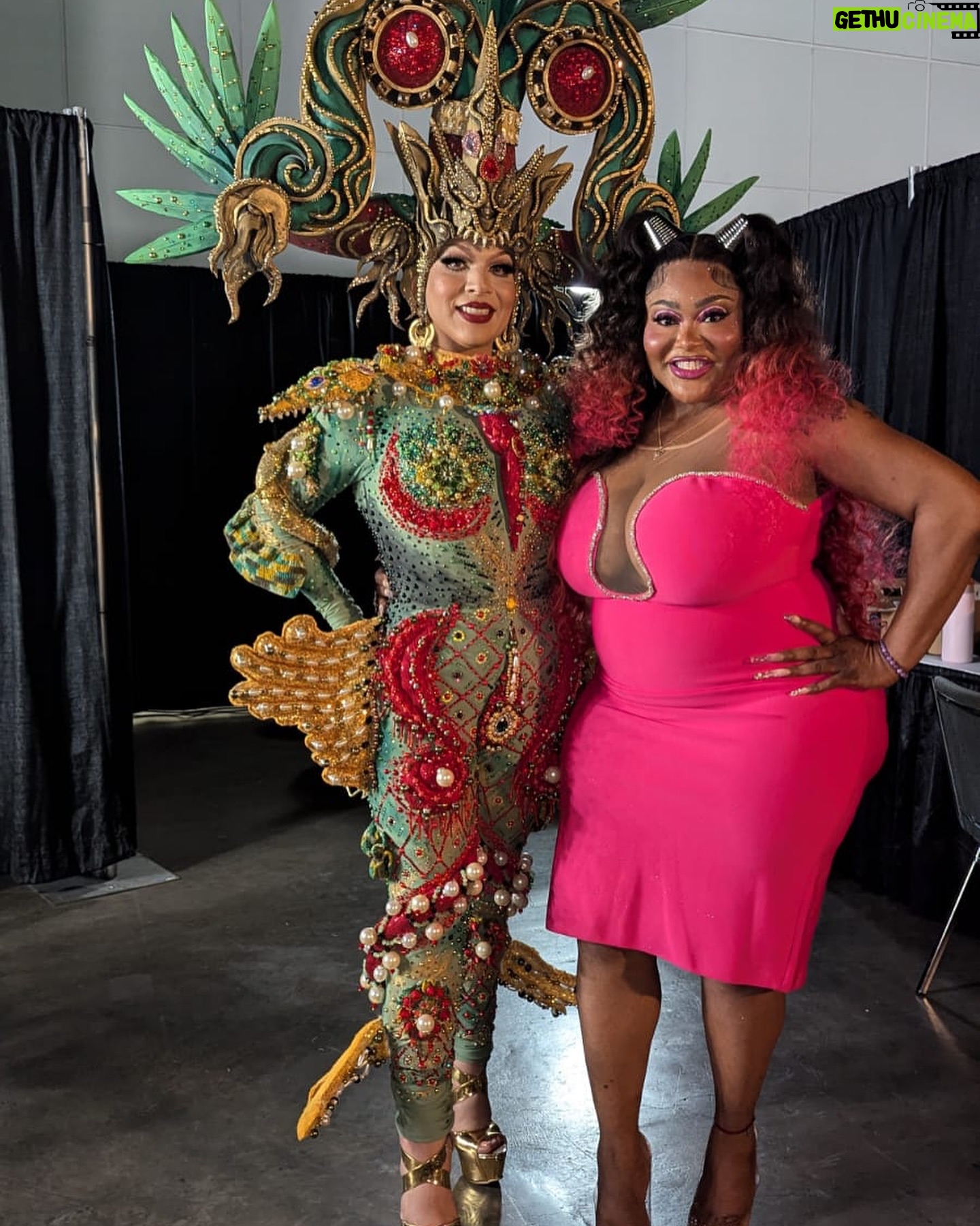 Cristian Peralta - 3.3K Likes - Bellas mis queridas @jimbothedragclown @missenvyperu @tsmadison hermosas que gusto y fantasía conocerles, Realeza @rupaulsdragcon @rupaulofficial @wowpresentsplus @worldofwonder @cristianperaltatranformista @dragracemexico @cristianperaltatranformista #dragrace #rupauldragrace #dragcon2024