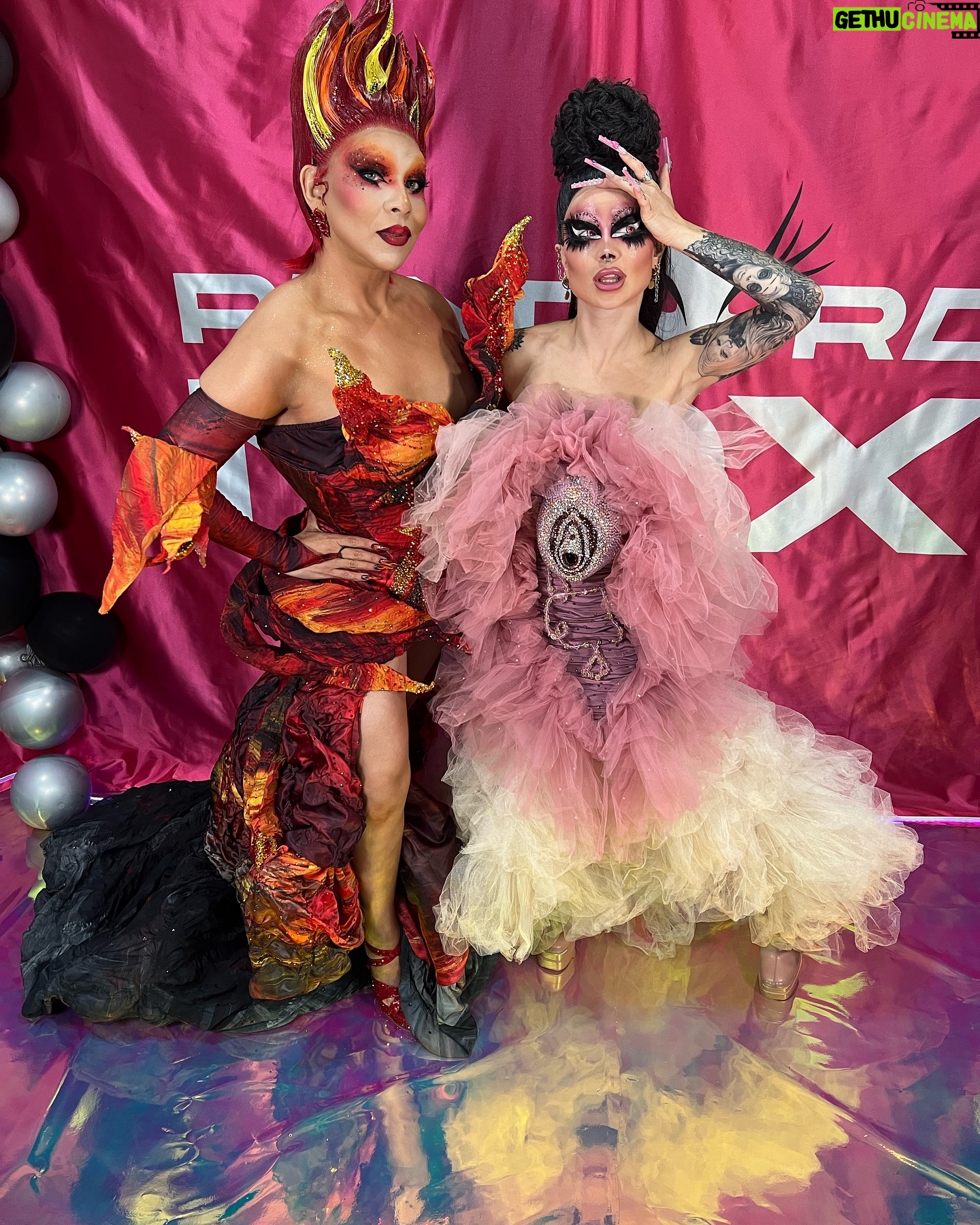 Cristian Peralta - 13K Likes - @rupaulsdragcon LA! Con las primeras reinas de sus países! @pandoranox @dragsethlas @pititaqueen @organzza Lovet girls ❤️😍 Experiencias maravillosas Reinas super talentosas! #rupauldragrace #dragcon2024