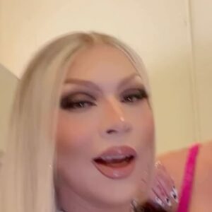 Cristian Peralta Instagram - Gracias mi querido @reylopezentertainment y felicidades por tu maravilloso cumpleaños cariño, literalmente eres un rey 😍😍😍😍😍😍😍 @theonlydetox @xosonique @iamanetra  hermosas las veré pronto! @hannahcondaofficial  @amandatorimeating Seguimos de tour! @cristianperaltatranformista