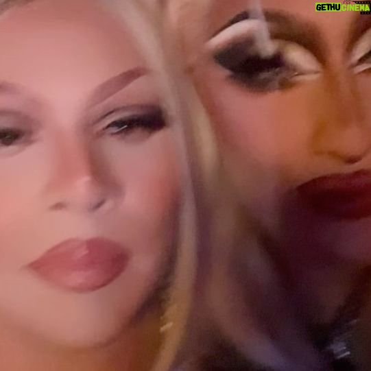 Cristian Peralta - 7.3K Likes - Gracias mi querido @reylopezentertainment y felicidades por tu maravilloso cumpleaños cariño, literalmente eres un rey 😍😍😍😍😍😍😍 @theonlydetox @xosonique @iamanetra hermosas las veré pronto! @hannahcondaofficial @amandatorimeating Seguimos de tour! @cristianperaltatranformista