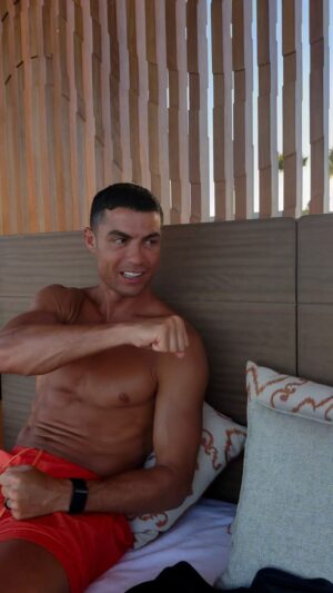 Cristiano Ronaldo Instagram - Papá te amo ❤️ Mamá te amo…