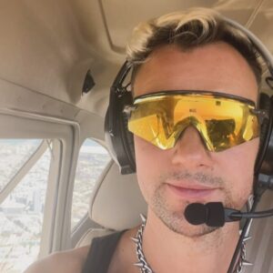 Crystal Instagram - Calerfornia Dumperooni

3 weeks of sun, sea, flying planes and mental ill(ness)

Photo # 2 by @aaronjayyoung