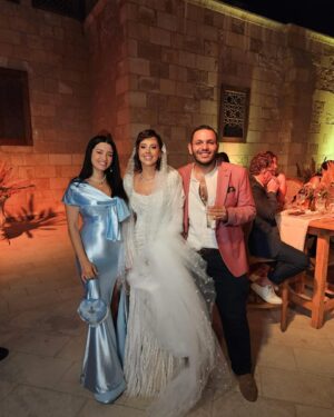 Cynthia Khalifeh Instagram - ‏بسرح واتوه وبلاقي نفسي رجعت لاجمل اماكن العالم- #مصر. بيتي وحياتي وصحابي وحبايبي وافلام وموسيقى وافراح وايام سعيدة.
بتمنى لياسمين @yasminraeis العزيزة أحلى الأيام.
💥