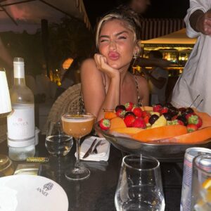 Cynthia Makhoul Instagram - KISS ME 💋