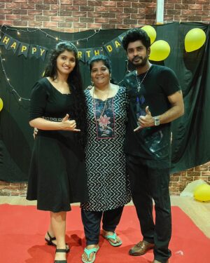 Cynthia Vinolin Instagram - More memories to cherish 🥰🤩😍

✨
Family Time 
@ponmani_davis
@iamsandy_off
@umapathyramaiah
@_aishwaryaarjun 
@suzzannahmichelle
@shawnmichael.s.d

#cynthiavinolin #love #happiness #peace #chennai #tamilnadu #birthday #celebration