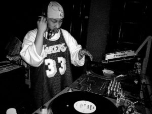 DJ RYOW Instagram - ROOTS MAGAZINE 📚
THROW BACK 2000〜2005 📷
with KEISHI ,GOMA & BALLERS🫡

大感謝🙏