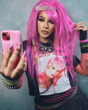 Dahlia Sin Instagram - CLASS OF ‘24 

@THEM

Special thank you too @sarahlubyburke @mathewkrodriguez

Hair @v.i.d.a.n.a_ Color clip-ins @loveangiex3_extensions #scenequeen 
 
Creative Director: @missleidyrodriguez @jimi_urquiaga 
Graphic Designer: @neatasheck
Yearbook Portrait   Class group shot Photographer:  @MARTINGATTISTUDIO
Superlative Photographer: @nicolaspadron
Candid Photographer: pasteltraces
Location: ARTANDDESIGNNYC
Special Thanks @Ljardinier
EQ: @milk @neighborsbrooklyn
Production Company: @neighborsbrooklyn
Lead Creative Producer: @felixcadieu
Creative Producer: @boy_sandwich
Creative Producer: @kendalsteensen
Production Coordinator: @wmanogue
Production Assistant: @_kindlover @lunaabreia @kaylinskye alexsweterlitsch
Stylist: @katelyndjohnson 
Styling Assistant: @theballgownboy 
Set Designer: @ilananotilana 
Set Dresser: Caitlin Charles
Set Assistant: @bellenajjar
Casting Director: @missleidyrodriguez @jimi_urquiaga 
Photography Assistants: @celsoassuncao bkphotographynyc Chris Morell
Graduation Gift Sponsor:  @aboutfacebeauty @mybarriere @beautyblender @goodlight.world @loveseen @touchland
Lunch Sponsor:  @magnoliabakery @twobootspizza