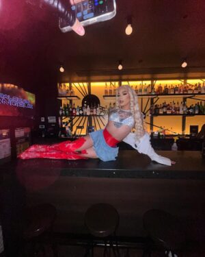 Dahlia Sin Instagram - For the GAYS & THE GIRLS ❤️
Skirt @lucasstowebrand