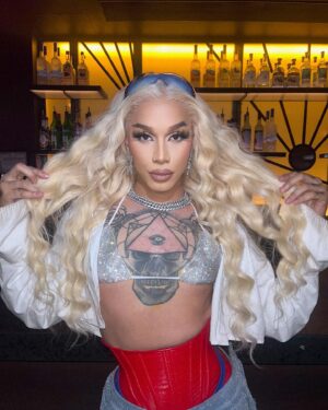 Dahlia Sin Instagram - For the GAYS & THE GIRLS ❤️
Skirt @lucasstowebrand