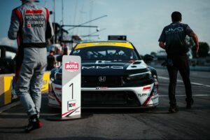 Daijiro Yoshihara Instagram - Dai Yoshihara’s first IMSA Pole Position 🌟 MMG’s 4th 2024 Season Pole 

📸 @theghostofmozart

#pitandpaddock #montrealmotorsportgroup #IMSA #FL5 #poweredbyhonda #HondaRacing #motorsport #imsaracing #michelin #daiyoshihara #karlwittmer