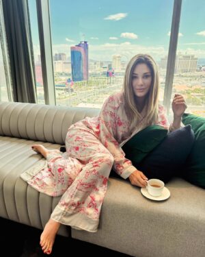 Daisy Fuentes Instagram - Waking up in Vegas