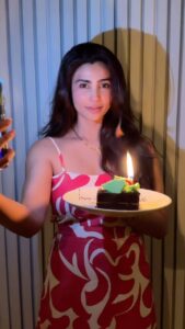 Actress Daisy Shah HD Instagram Photos and Wallpapers September 2024