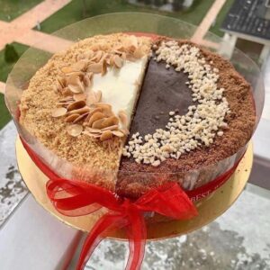 Daler Yusuf Instagram - Assalamualaikum semua! Salam Jumaat. We’re BACK again!
Our cakes are going to Alor Setar and Perlis 6hb October. Daler hantar senderi tau❤️😍
🍯 -HoneyCake 7x12 inci RM79
🍯-HoneyCake 7 inci RM65
🍯-Spartak Russian Chocolate 10 inci RM99
🍯-Spartak Premium Chocolate 7 inci RM69
🍯BEST SELLER QUARTER COMBO RM129
🍯Twin Combo 10 inci RM119
🍯Twin Combo 7 inci RM79
🍯Napaleon Milky Moist RM99
🍯Oreshki Caramel Cookies RM35

👆ws link di bio 📍