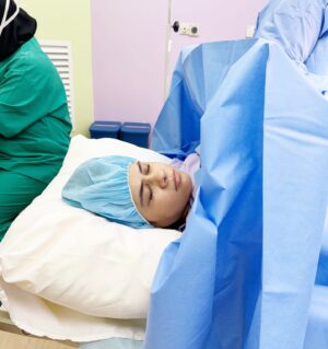 Daler Yusuf Instagram - Salam semua, minta tolong doakan utk baby kita. Lepas check up, doktor kata kena buat emergency C-section sebab bukaan dah 3cm , kepala baby masih dekat atas, dan air ketuban agak kurang . Doktor risau kalau tunggu makin lama takut jantung dan keadaan baby jadi tak stabil . Moga Allah permudahkan urusan kami dan minta jasa baik semua doakan yg baik2 di bulan Ramadhan ni .