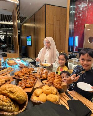 Daler Yusuf Instagram - Weekend well spent with my family. My kids enjoyed everything about the hotel.  Food was amazing with various selections. And of course their playground and huge swimming pool got them busy the entire weekend. Alhamdulillah. 

ps: Special thanks to Encik Omar for guiding us and for being super helpful during our stay at @mresortandhotelkl
