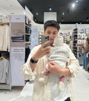 Daler Yusuf Instagram - Being father is the best feeling!❤️ #alhamdulillah