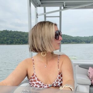 Damaris Phillips Instagram - What made you smile this week? Here are some tiny joys from mine.
Driving the pontoon
Paddle and sock coordination 
Wallis 
Quick dip after work
Flower arrangements from our garden
Bangle display @nearlynewshoplou 
Tomato toast, I’m usually a tomato sandwich lady, but tomato toast was pretty dang good. 
Wild flower walk
My favorite pillowcase 
Cleo