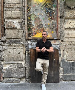 Damián Mollá Instagram - Budapest es chulísima! No he visto nunca una ciudad con tanto ambientazo y todo el mundo contento.