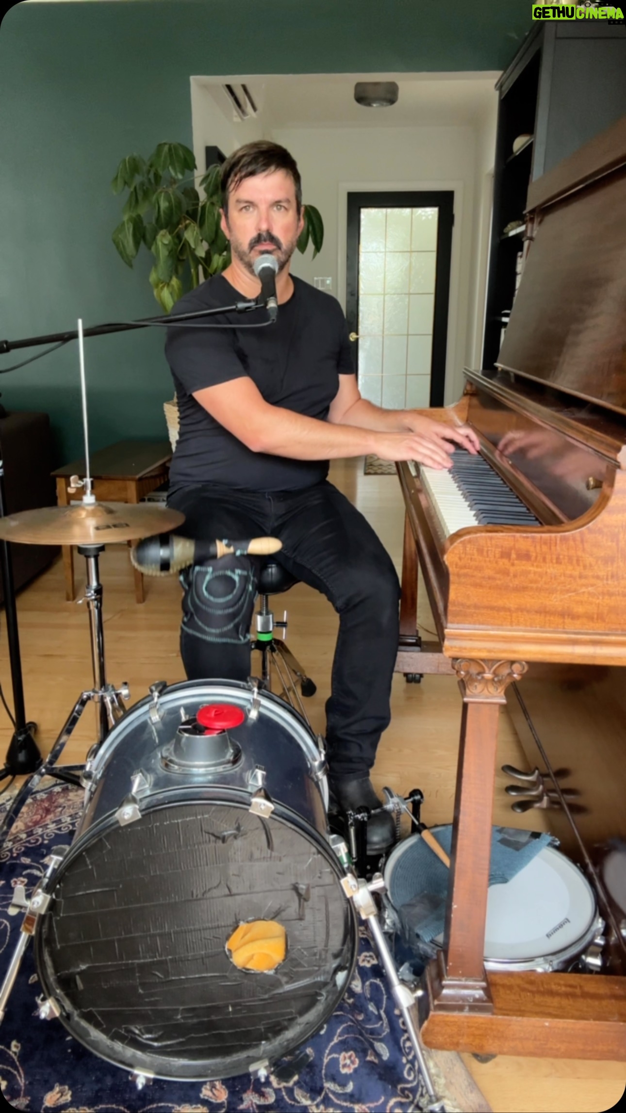 Damien Robitaille - 1.4K Likes - ENTER SANDMAN • @metallica