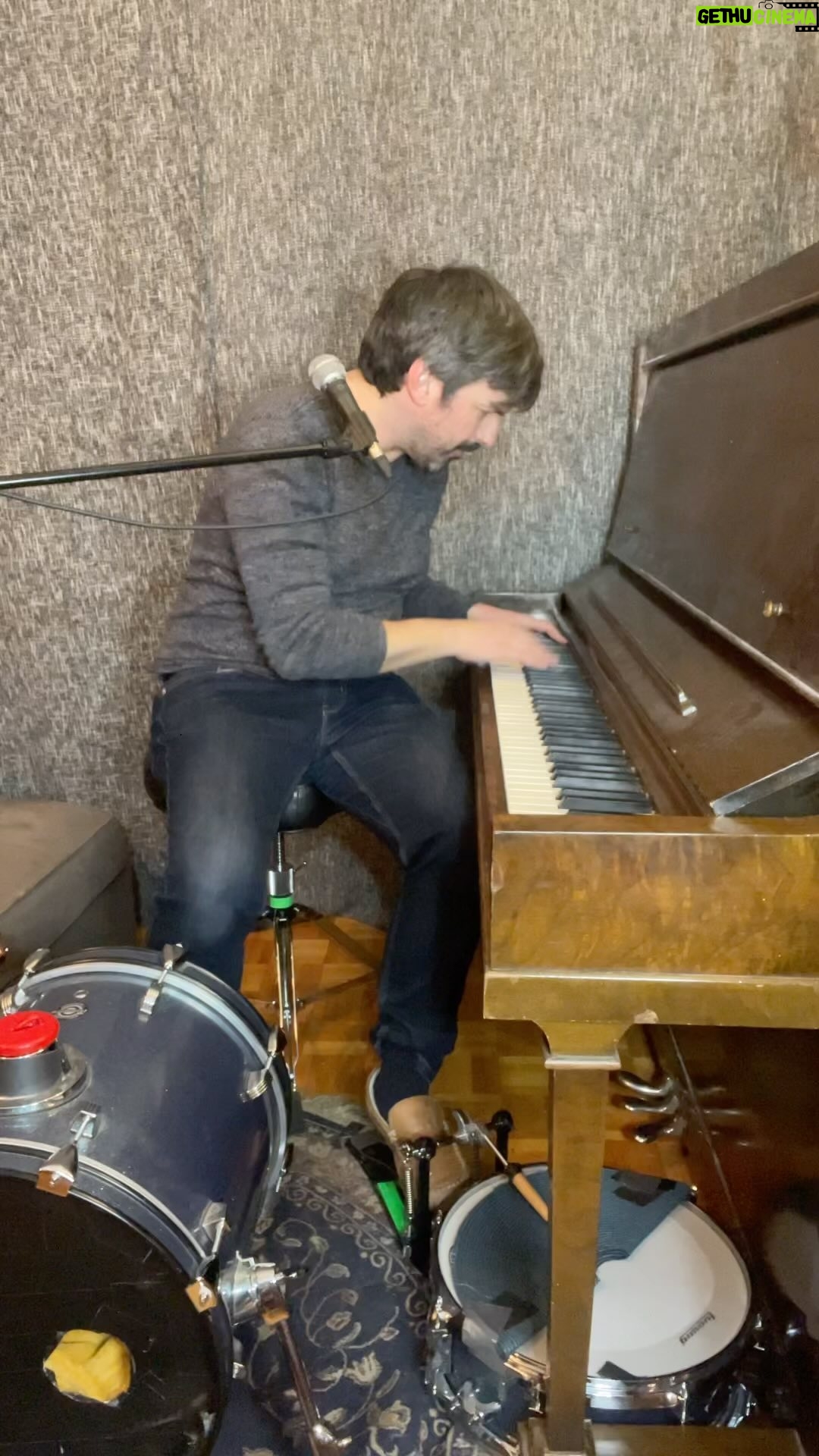 Damien Robitaille - 760 Likes - BREATHE • The Prodigy