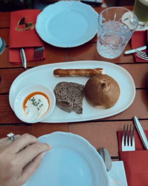 Damla Ersubaşı Instagram - Renkleri sevdim 🧡 💚