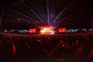 Dan Donegan Instagram - Sold Out over 18,000 strong in Arizona @talkingstickamp @disturbed . What a night. #takebackyourlifetour2024 🎤🥁🎸🎹🔥. 📸 @britt_bowman