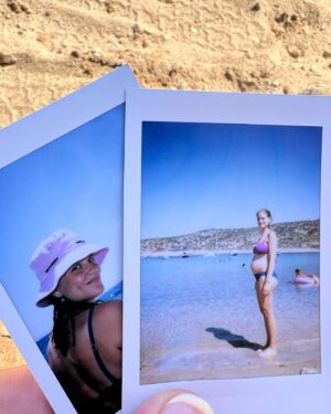 Danae Michalaki Instagram - Σήμερα γιορτάζω γενέθλια και επέτειο γάμου 🎂 
Φέτος όμως γιορτάζω τριπλά! Γενέθλια, επέτειο  και ερχομό.. μπιζελιού! ❤️