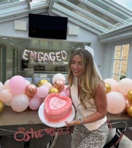 Actress Dani Dyer HD Photos and Wallpapers September 2024