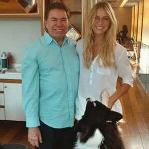 Dani Gondim Instagram - Ao maior comunicador da televisão brasileira, todo meu respeito, gratidão e admiração.
Silvio é revolucionário. 
Que sorte poder ter te chamado de patrão. 

#silviosantos ❤️
