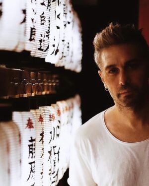 Dani Martínez Instagram - 1.- Echemos un vistazo a 2023.
2.- Oficié la despedida del amigo Busi.
3.- Despedí mi gira “Ya lo digo yo”
4.- Fui a Japón
5.- Gocé en Martínez y Hermanos
6.- Doblé el lomo en Martínez y Hermanos.
7.- Fui de vacaciones.
8.- Subí una foto en blanco y negro.
9.- Reí con jugadores del Barça
10.- Notting Hill