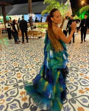 Dania Ramírez Instagram - Here is another one for the books in #DominicanRepublic 🇩🇴♥️🌟 Que noche tan espectacular! No hay mejor forma de vivir que entre amigas y familia.  What a spectacular night of dance and glamour with friends and family. 

Dress: @jovana_benoit @jovanalouis 
Make up @paocontigo_ 
Hair @hairbyysijim 
Positive Attitude: ALWAYS PLEASE! 
#namaste 🙏🏽