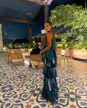 Dania Ramírez Instagram - Here is another one for the books in #DominicanRepublic 🇩🇴♥️🌟 Que noche tan espectacular! No hay mejor forma de vivir que entre amigas y familia.  What a spectacular night of dance and glamour with friends and family. 

Dress: @jovana_benoit @jovanalouis 
Make up @paocontigo_ 
Hair @hairbyysijim 
Positive Attitude: ALWAYS PLEASE! 
#namaste 🙏🏽
