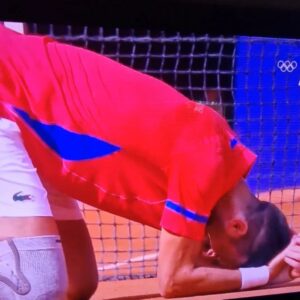 Danica Maksimović Instagram - Najveći ikada! Naš Noleee...! @djokernole
ŠAMPION I PONOS!❤️👑🇷🇸🏅🙏
#olympics2024

(morala sam ponovo da objavim, IG me je blokirao zbog snimka koji sam postavila)