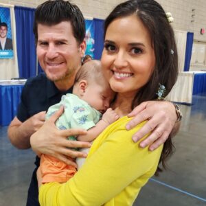 Danica McKellar Instagram - Wanna feel old? My Wonder Years co-star @jason.hervey (Wayne Arnold) is a GRANDPA! 😁 And ooooh my goodness his grandson Shia is BEYOND precious!! And what an amazing shot of Jason & @realdanlauria (swipe for it), right? 🤗 I guess he's that baby's TV great-grandfather?? 😁 Family vibes all around!
After the convention was over today, his wonderful mother (Jason's daughter) let me hold him - he was crying when I got him but I was able to lull him to sleep almost immediately - a trick I learned when Draco was 4 weeks old. 🥰
Swipe to the end for a video of me describing this fail-prood method for comforting crying babies!! 🙏🤗