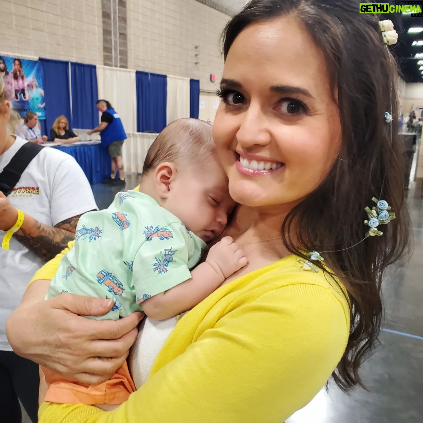 Danica McKellar - 81.2K Likes - Wanna feel old? My Wonder Years co-star @jason.hervey (Wayne Arnold) is a GRANDPA! 😁 And ooooh my goodness his grandson Shia is BEYOND precious!! And what an amazing shot of Jason & @realdanlauria (swipe for it), right? 🤗 I guess he's that baby's TV great-grandfather?? 😁 Family vibes all around!
After the convention was over today, his wonderful mother (Jason's daughter) let me hold him - he was crying when I got him but I was able to lull him to sleep almost immediately - a trick I learned when Draco was 4 weeks old. 🥰
Swipe to the end for a video of me describing this fail-prood method for comforting crying babies!! 🙏🤗
