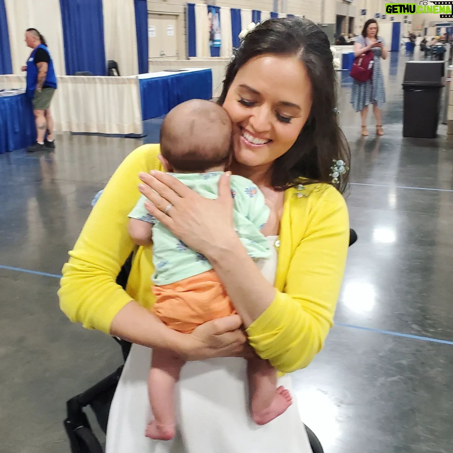 Danica McKellar - 81.2K Likes - Wanna feel old? My Wonder Years co-star @jason.hervey (Wayne Arnold) is a GRANDPA! 😁 And ooooh my goodness his grandson Shia is BEYOND precious!! And what an amazing shot of Jason & @realdanlauria (swipe for it), right? 🤗 I guess he's that baby's TV great-grandfather?? 😁 Family vibes all around!
After the convention was over today, his wonderful mother (Jason's daughter) let me hold him - he was crying when I got him but I was able to lull him to sleep almost immediately - a trick I learned when Draco was 4 weeks old. 🥰
Swipe to the end for a video of me describing this fail-prood method for comforting crying babies!! 🙏🤗