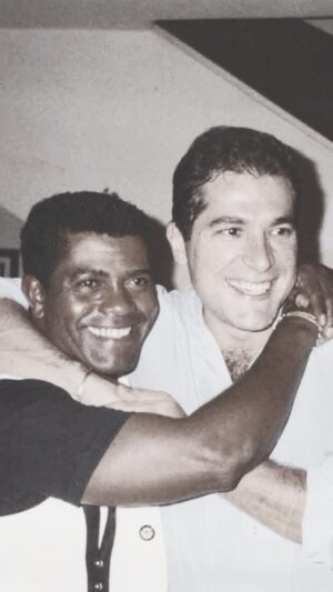 Daniel Instagram - Meu parceiro João Paulo, em cada sorriso, em cada lembrança e no coração de todos nós, você vive eternamente meu parceiro. Hoje, celebramos não apenas o seu dia, dia do seu nascimento, mas a luz que você trouxe às nossas vidas de forma tão natural. Seu espírito brilha como uma estrela guia, guiando-nos com amor e muita saudade. Que seu legado de bondade e alegria continuem a inspirar e iluminar nosso caminho e fazer a diferença na vida de tanta gente. Feliz aniversário no céu, querido amigo. Saudade de você. ❤️🙌🏼