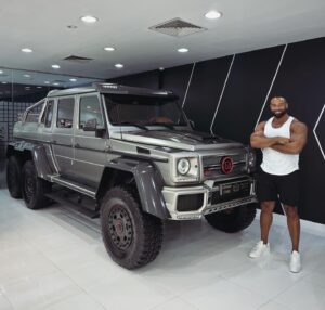 Daniel Ashville Instagram - It would make a great addition to the @thisisashville fleet
•
#gwagon6x6 #gwagon #6x6 #mondaymotivation #motivationmonday