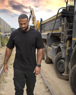 Daniel Ashville Instagram - You can’t spell MILLION or BILLION without a couple of L’s #mondaymotivation #motivationmonday #captainofindustry #maverick