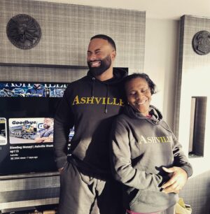 Daniel Ashville Instagram - A Merry @thisisashville Christmas from Mummsy and I