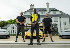 Daniel Ashville Instagram - “The men in your vids….. Back up dancers”
.
#mmmdi #stormzy #backupdancers #melmademedoit #yiannimize #ashville #yianni