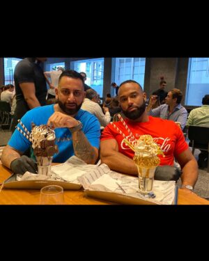 Daniel Ashville Instagram - Taking it back, Daniel sent me these pics today 😂

I might Shave my beard and get that fresh look back 🤔 

#yianni #daniel #yiannimize #ashville #wegoback #brothers