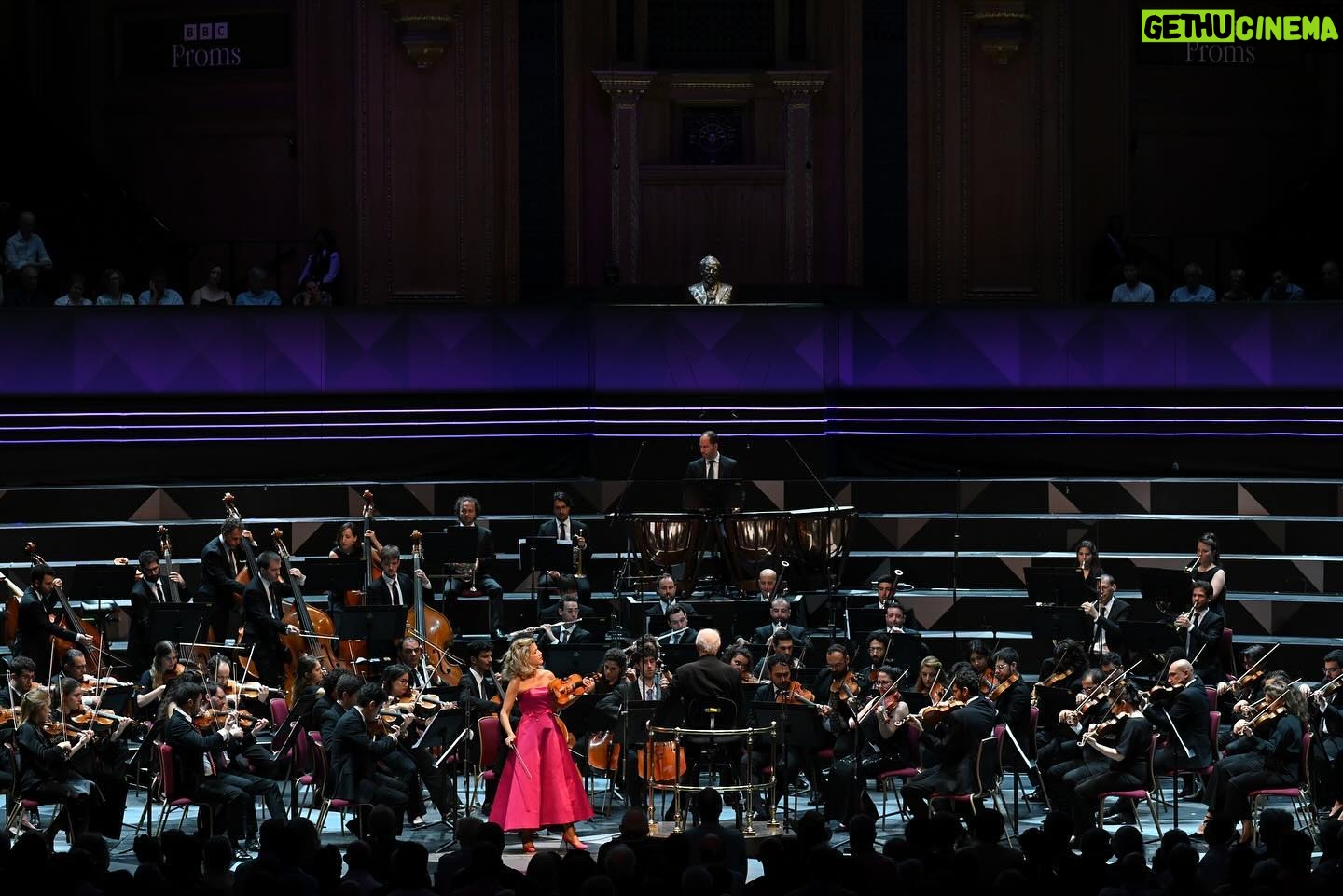 Daniel Barenboim - 3.1K Likes - An electrifying evening at the Royal Albert Hall as Daniel Barenboim led the West-Eastern Divan Orchestra and soloist Anne-Sophie Mutter in a standout performance of Brahms’s consolatory Violin Concerto and Schubert’s Symphony No. 9 in C major, which deservedly acquired the nickname ‘Great’.
Huge thanks to @dbarenboim @divanorchestra and @anne_sophie_mutter
🎧 Listen on BBC Sounds
📸 By Chris Christodoulou