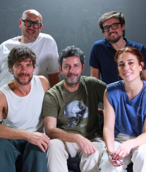Daniel Grao Instagram - Arrancamos con lecturas, ensayos y pruebas
En cuestión de días empezamos a rodar 
La Huella Del Mal

@lacharito_group @rtve @netflixes @garaytalentoficial @lavidarima14 
@blanca_suarez @mriossanmartin