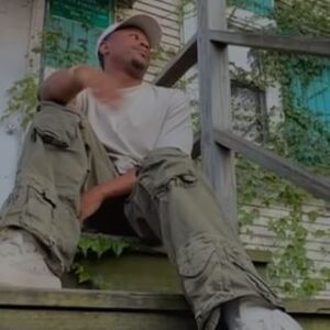 Daniel Kyri Instagram - stoop kid w the speakers blasting type vibe 💫 

#danielkyri #chicagofire #instagram #instagood #tbt